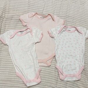 Burts Bees 0-3 onesies NWOT